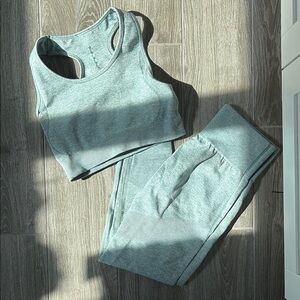 Seamless Activewear Set in Light Green